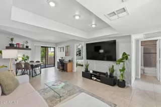 Photo #4: 7025685 Listing 