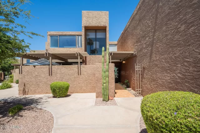MLS: 7026010 Condo For Sale