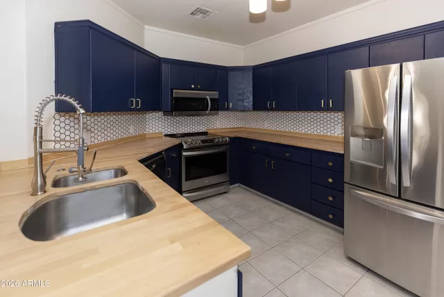 MLS: 7026088 Condo For Sale