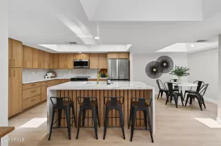 More Details about MLS # 7026207 : 7702 N VIA CAMELLO DEL NORTE