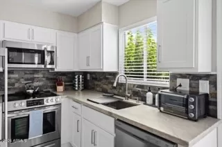 Photo #5: 7026419 Listing