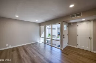 Photo #4: 7026460 Listing 