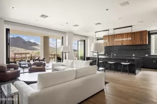 Photo #3: 7026715 Listing