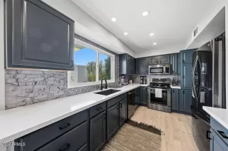 Photo #5: 7027879 Listing 