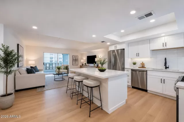 MLS: 7028104 Condo For Sale