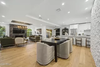 Photo #5: 7028116 Listing 