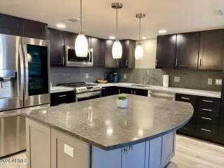 Photo #2: 7028174 Listing 
