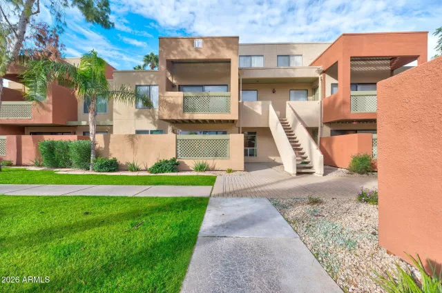 MLS: 7028582 Condo For Sale