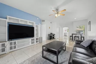 Photo #3: 7029086 Listing 