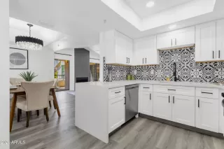 Photo #6: 7029217 Listing 