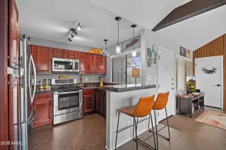 Photo #5: 7029354 Listing