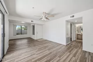 Photo #4: 7029914 Listing 