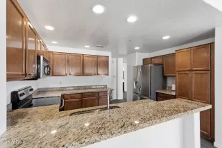 Photo #4: 7029944 Listing