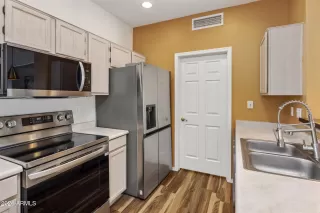 Photo #3: 7030214 Listing