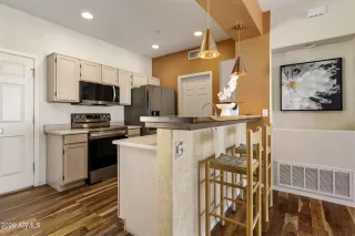 Photo #5: 7030214 Listing