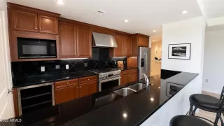 Photo #5: 7030367 Listing