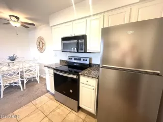 Photo #6: 7030948 Listing
