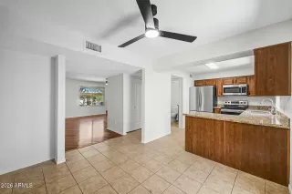 Photo #6: 7030991 Listing
