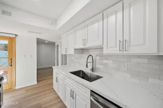 Photo #4: 7031089 Listing