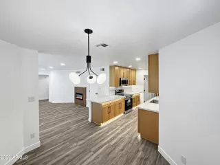 Photo #5: 7031159 Listing