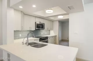 Photo #4: 7031231 Listing 