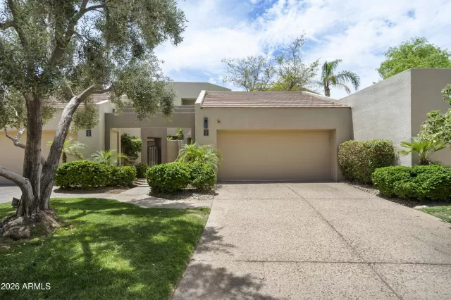MLS: 7031622 Condo For Sale