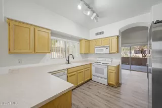 Photo #5: 7031666 Listing