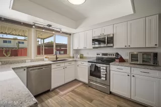 Photo #2: 7031897 Listing