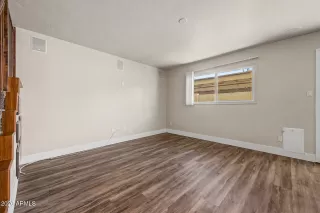 Photo #6: 7031965 Listing