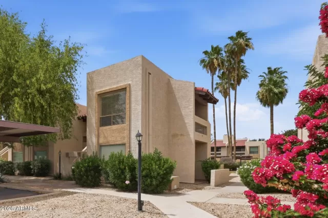 MLS: 7032076 Condo For Sale