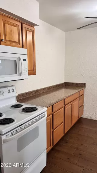 Photo #3: 7032283 Listing