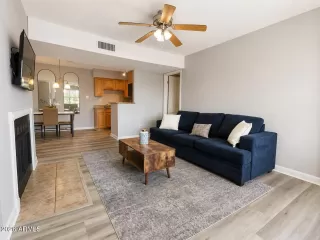 Photo #6: 7032426 Listing