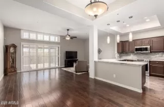 Photo #5: 7032429 Listing