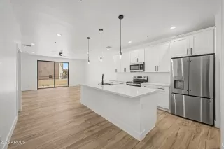 Photo #4: 7032479 Listing
