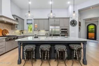 Photo #4: 7032677 Listing 