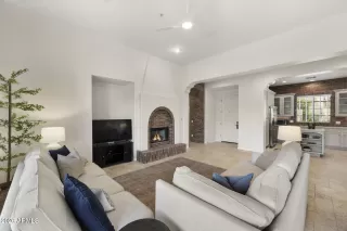 Photo #6: 7032828 Listing