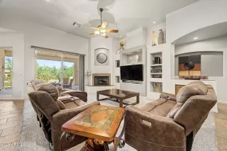 Photo #6: 7032833 Listing