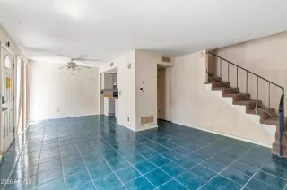 Photo #6: 7032841 Listing