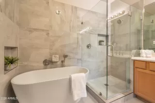 Photo #5: 7033130 Listing