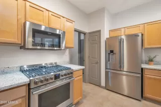 Photo #6: 7033130 Listing