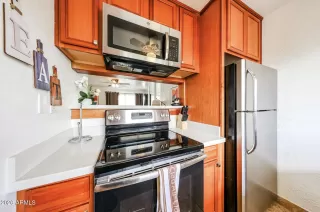 Photo #6: 7033343 Listing