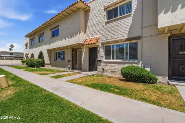 MLS: 7033525 Condo For Sale