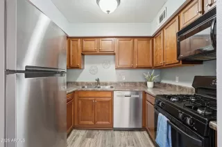 Photo #5: 7033555 Listing
