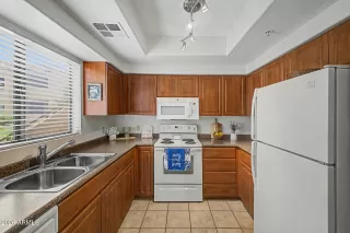 Photo #5: 7034751 Listing