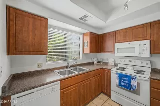 Photo #6: 7034751 Listing