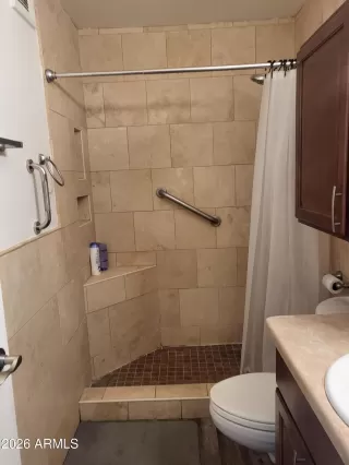 Photo #4: 7034892 Listing