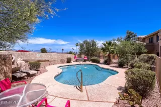 Photo #4: 7035030 Listing