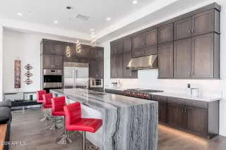 Photo #2: 7035622 Listing