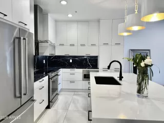 Photo #5: 7035777 Listing