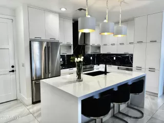 Photo #6: 7035777 Listing